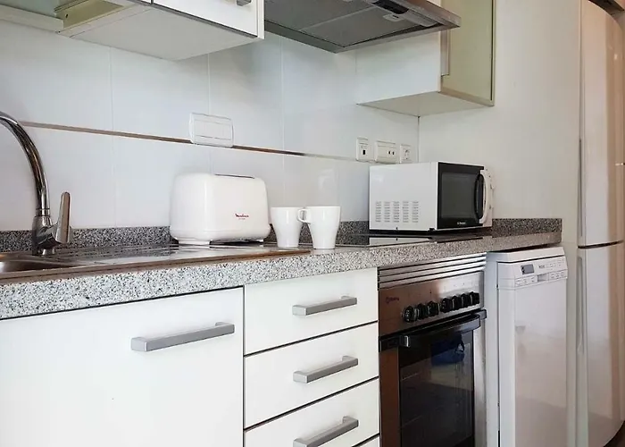 Highrise With Private Terrace & Sea Views - 34th Floor *