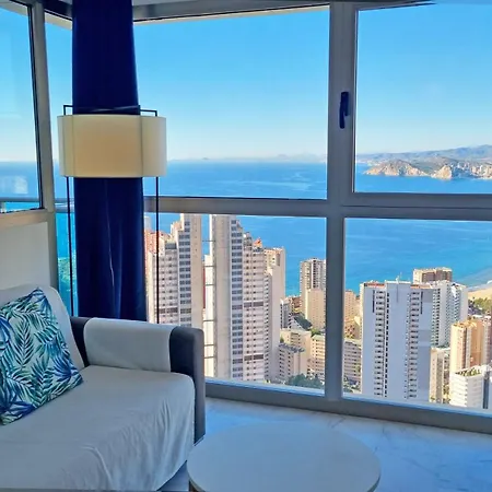 Highrise With Private Terrace & Sea Views - 34th Floor Lägenhet