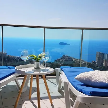 아파트 Highrise With Private Terrace & Sea Views - 34th Floor